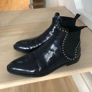 Black slip on Chelsea boots with elastic ankle